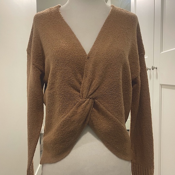 Sweater - Picture 1 of 6